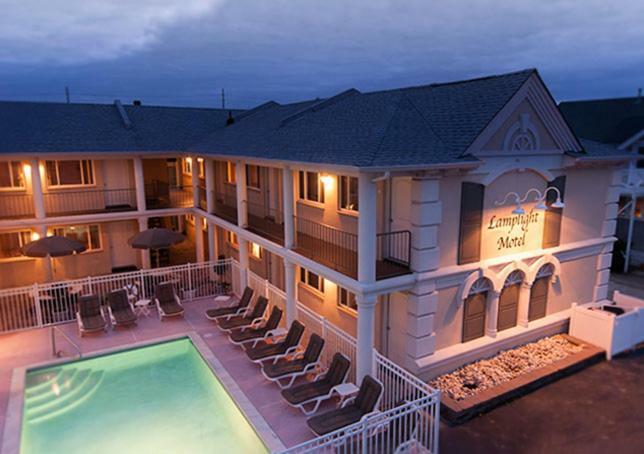 לבאלט Lamplight Motel מראה חיצוני תמונה